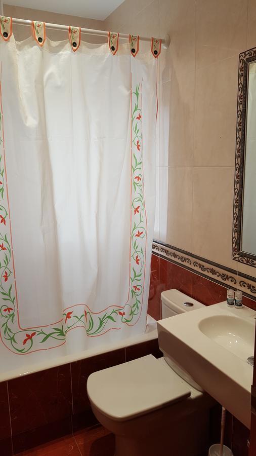 Hostal Rosi Ларедо Экстерьер фото